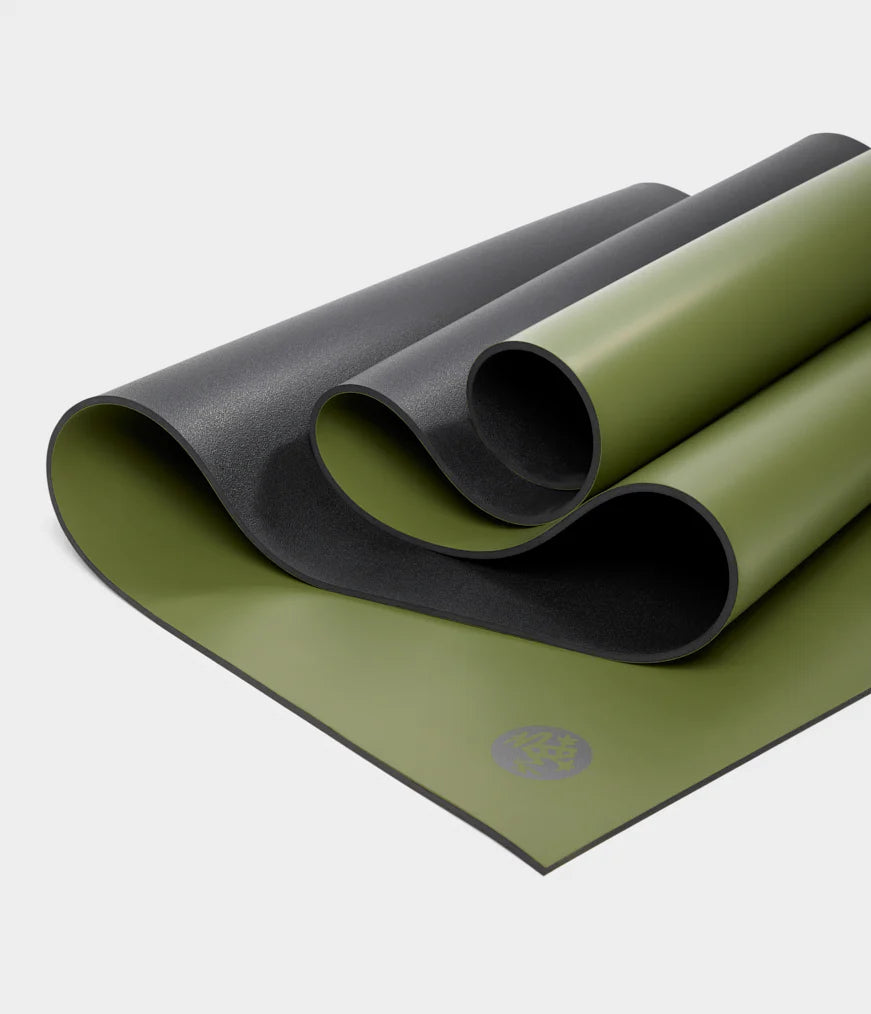 Manduka GRP Adapt Yoga Mat - 5mm Thick Travel Made from Natural Tree  Rubber, Superior Catch Grip, Dense Cushioning for Support and Stability in  Yoga, Pilates, all Fitness, Deep Sea, 71'' x