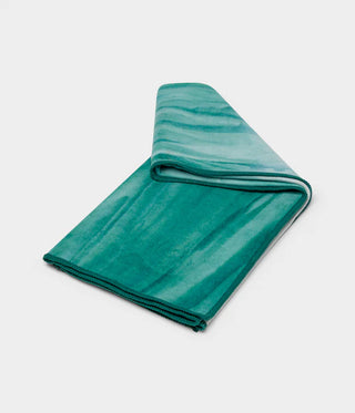 Manduka Repreve Yogitoes Yoga Mat Towel Paisley Sky 71 : : Sports  & Outdoors